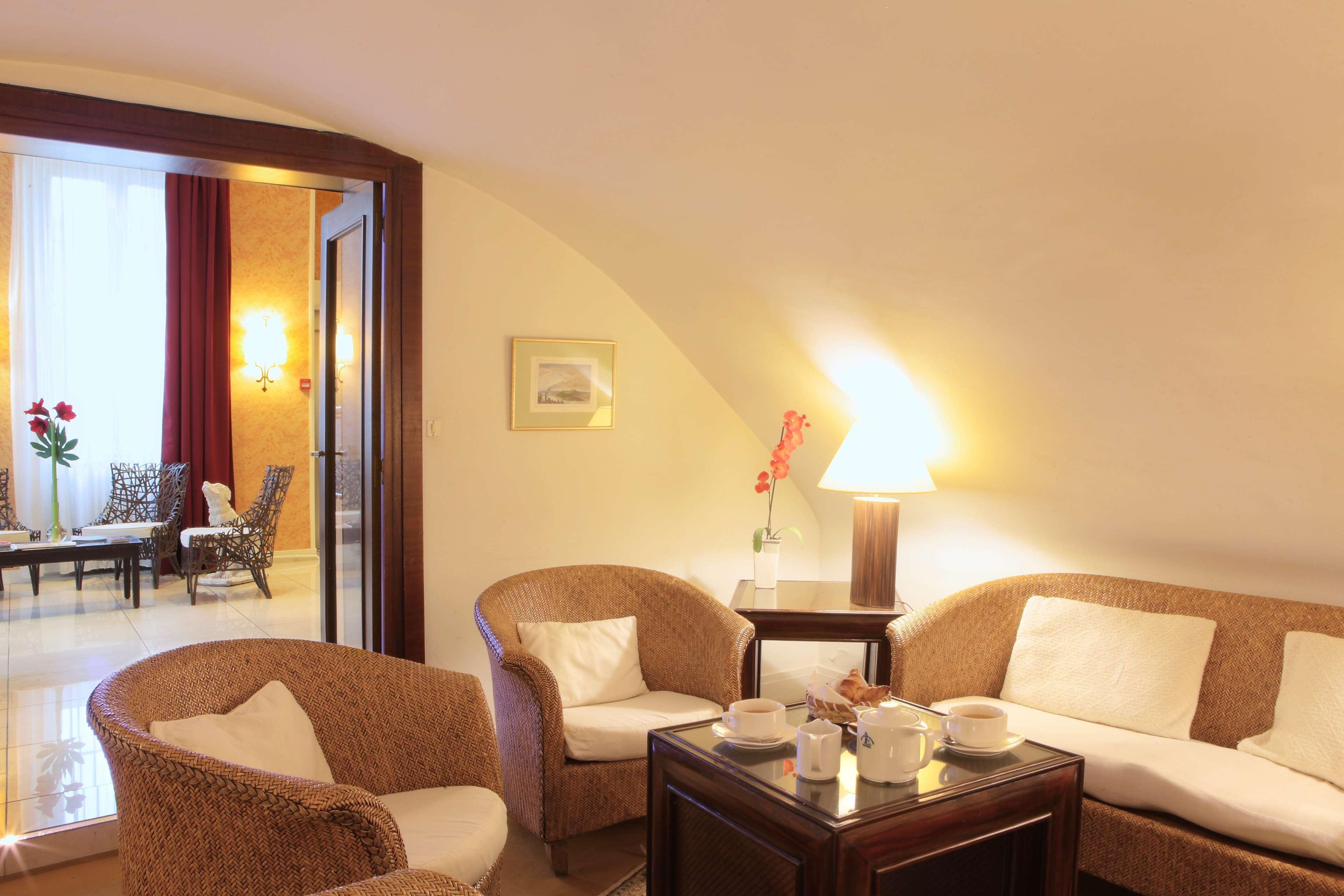 Best Western De Diane Nevers Eksteriør billede